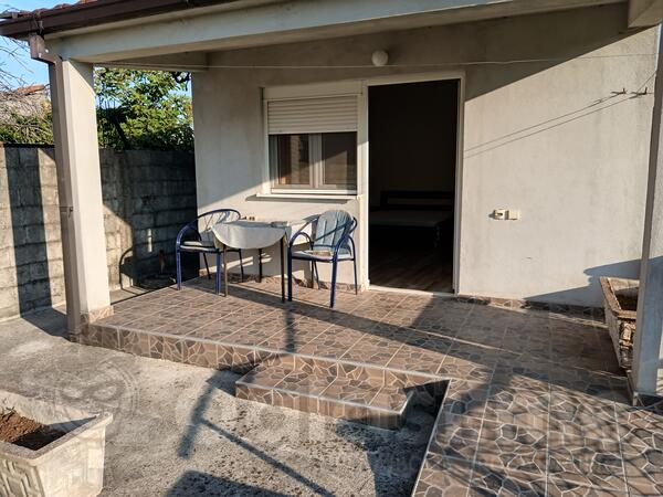 Porodična kuća 32m2 - Danilovgrad - Spuž