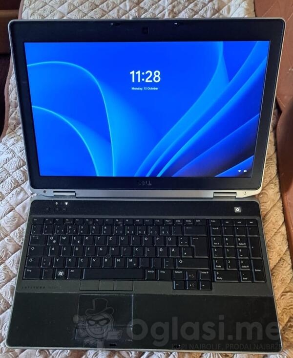 Dell 2x 2.5Ghz, 8gb Ram, SSD 240gb - 15.6" Intel i5 8GB GB