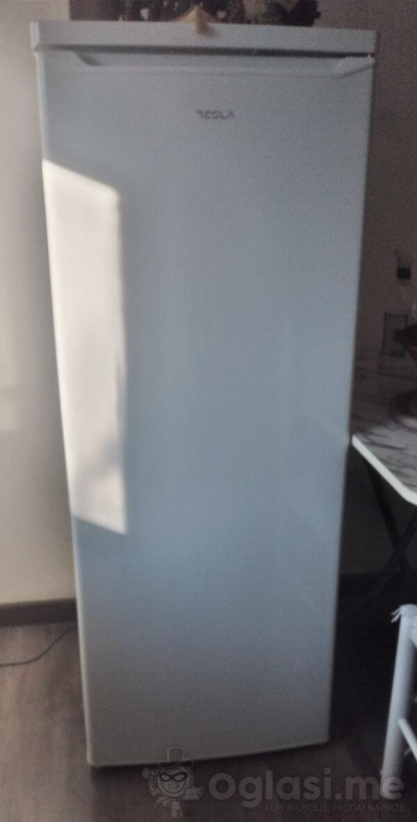 TESLA frizider