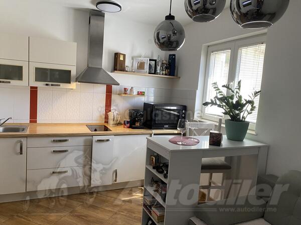 Jednosoban stan 30m2 - Tivat - Opatovo Donja Lastva