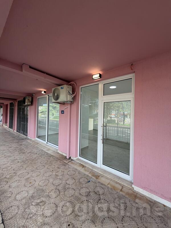 Lokal 57m2 - Podgorica - Krivi Most