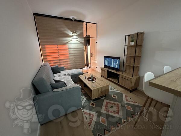 Garsonjera 40m2 - Bar - Centar grada