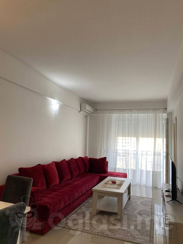 Jednosoban stan 53m2 - Bar - Centar grada