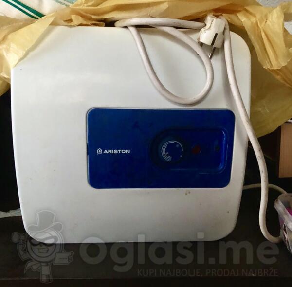 Aristonov kuhinjski protocni bojler