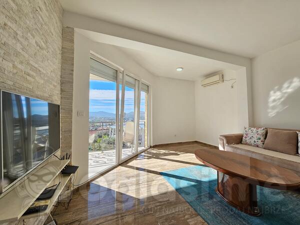 Trosoban stan 150m2 - Bar - Stari Bar