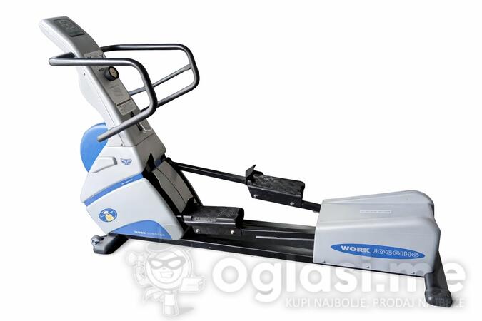 Prodajem Tehnogym klupu za ramena i set tegova.