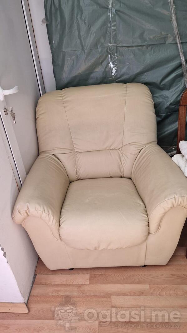 Prodajem fotelju