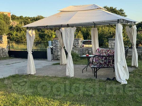 Porodična kuća 100m2 - Podgorica - Konik