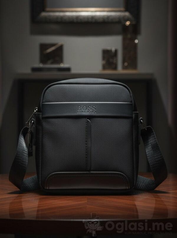 Hugo Boss muska torbica org klasa 