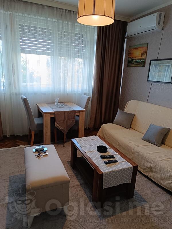 Garsonjera 30m2 - Podgorica - Stara Varoš