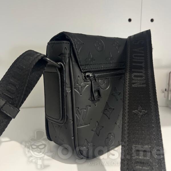 prodjem original louis vuitton musku torbicu