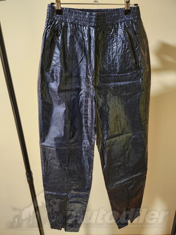 Metalic plave sportske pantalone 