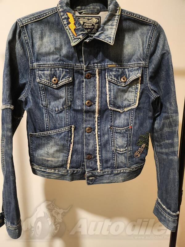 Unikatna kratka jeans jakna