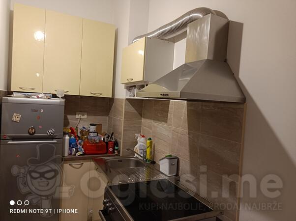 Garsonjera 34m2 - Podgorica - Stari Aerodrom TC Forum