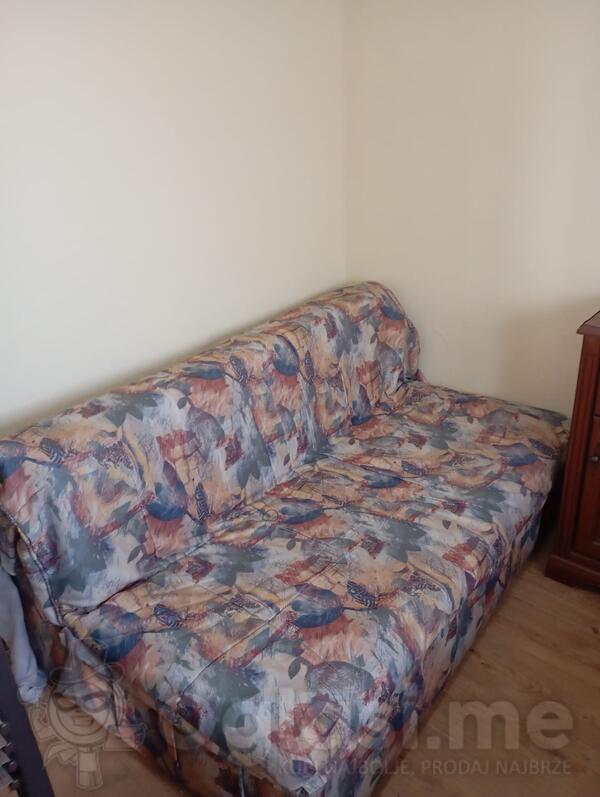 Mojca dvosjed i fotelja