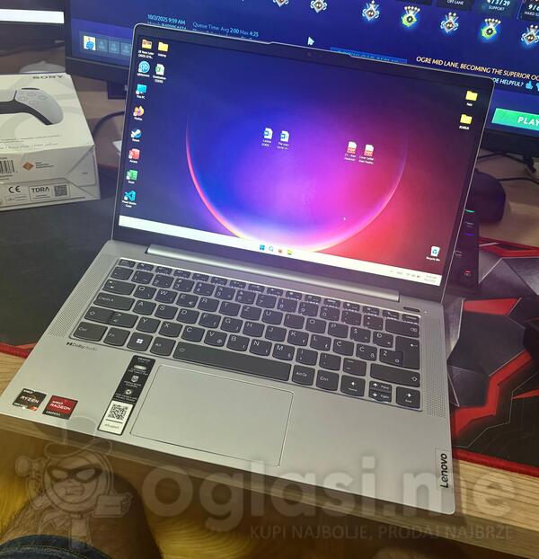 Lenovo IdeaPad 5 14ABA7 - 14" AMD Ryzen 7 16GB GB