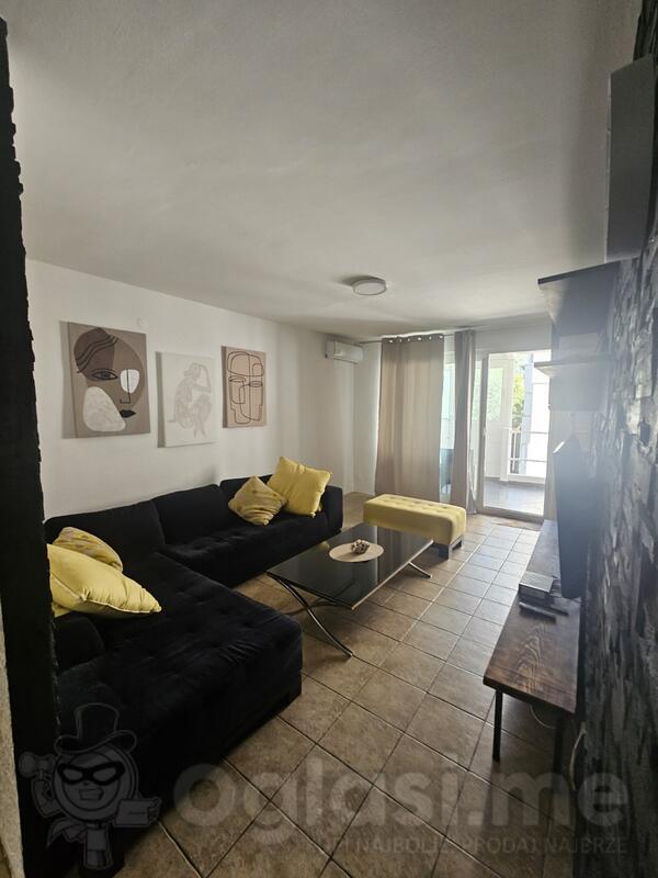 Jednosoban stan 55m2 - Bar - Centar grada