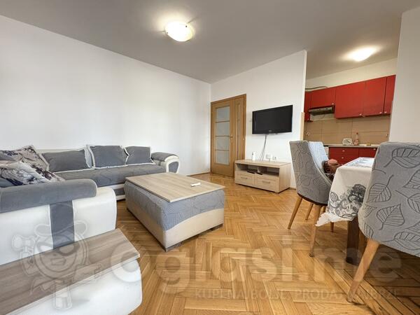 Dvosoban stan 63m2 - Podgorica - Blok 9