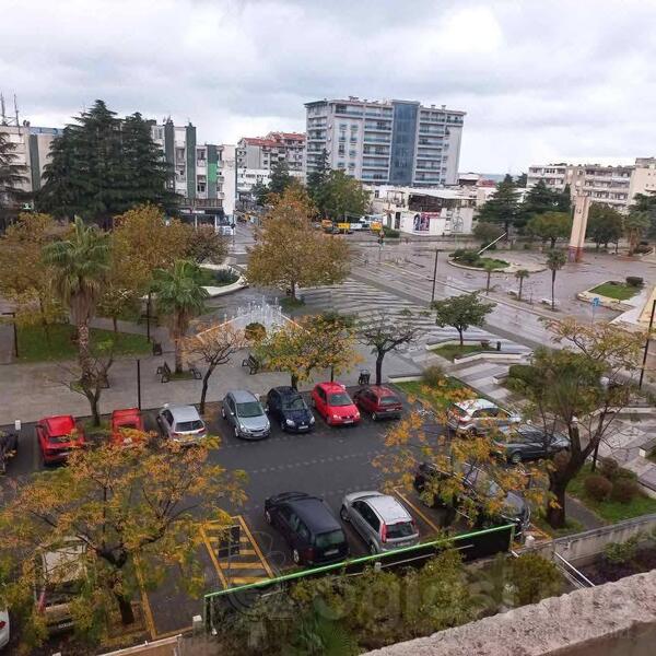 Dvosoban stan 80m2 - Bar - Bar (uži dio) Centar Bd