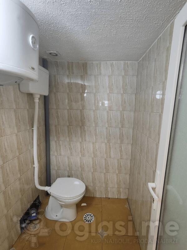 Poslovna zgrada 46m2 - Nikšić - Centar grada