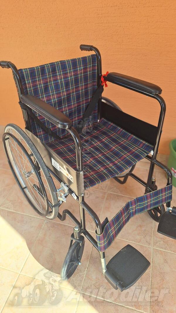 Hitno se prodaju invalidska kolica