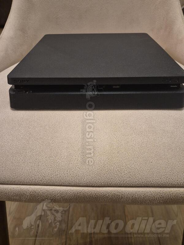 Sony - PlayStation 4