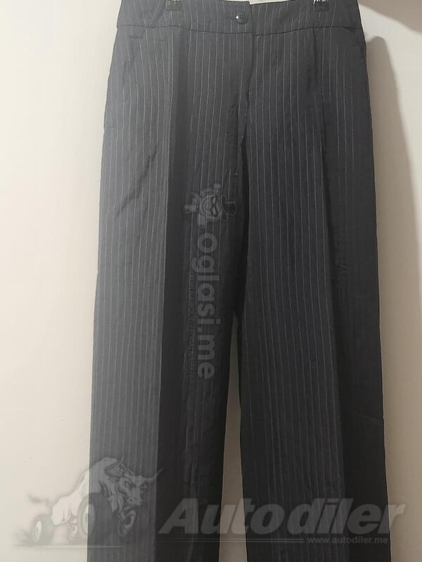 Armani Emporium crne pantalone 