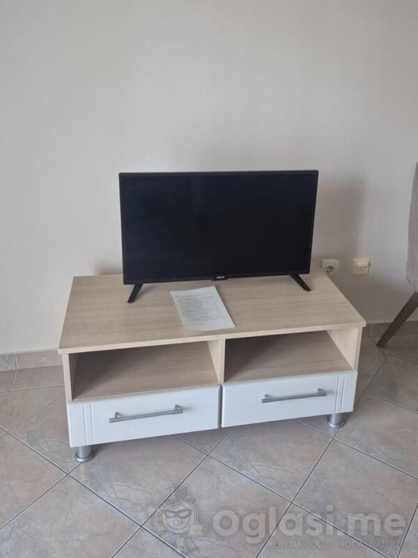Klub sto 85x55
Tv komoda 105 x 50 