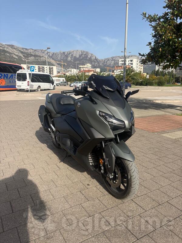 Yamaha - TMAX