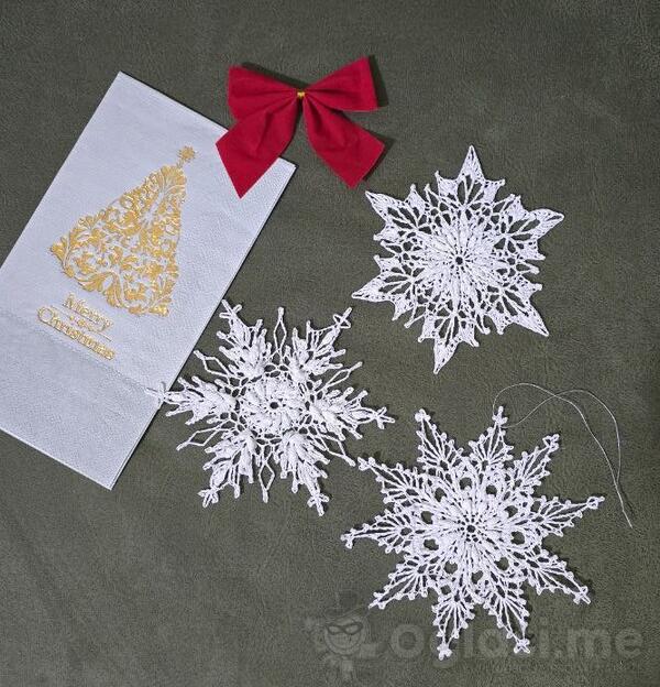 Vezane pahulje heklicom — set od 3 komada