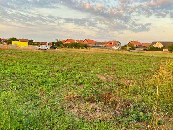 Građevinsko zemljište 650m2 - Loznica - Loznica