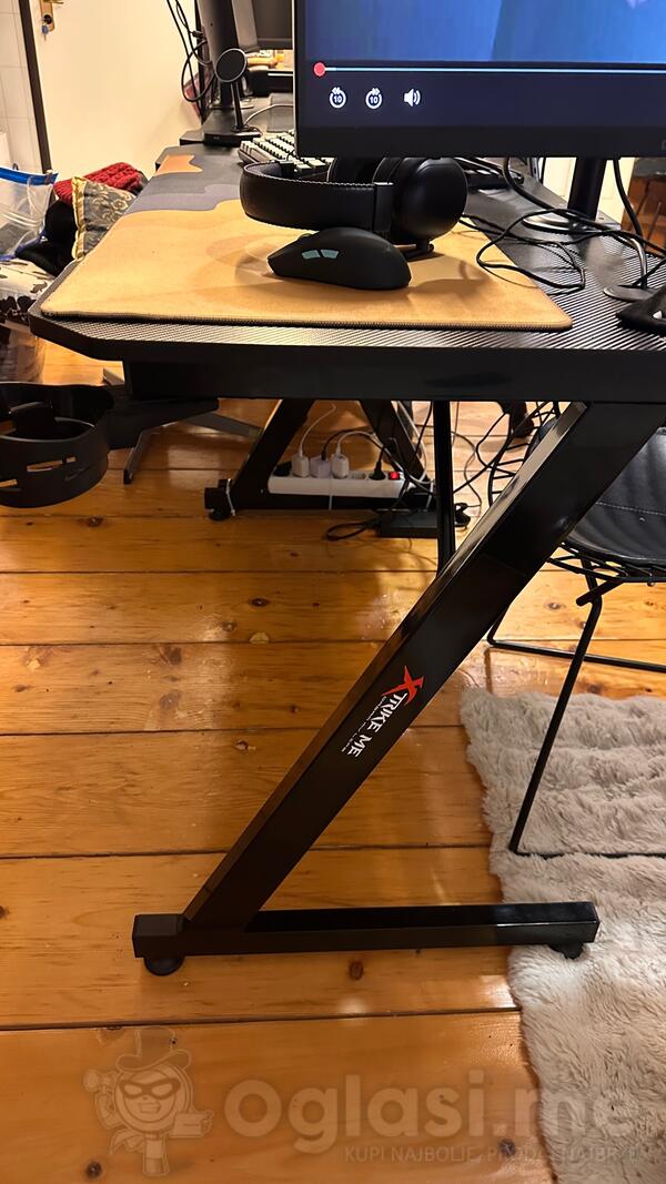 koristan i udoban računarski sto