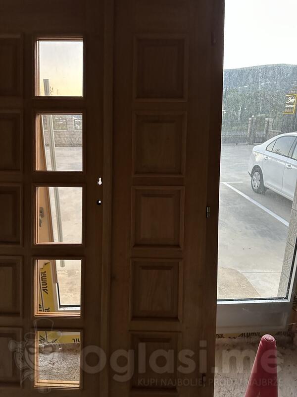 Ulazna hrastova vrata ručni rad puno drvu 2 komada 