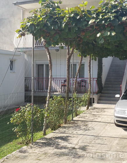 Šestosoban stan 130m2 - Herceg Novi - Igalo