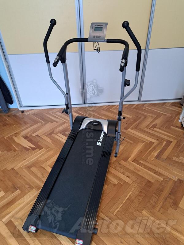 Traka za trčanje mehanička. Nova, vrlo malo korišćena. 