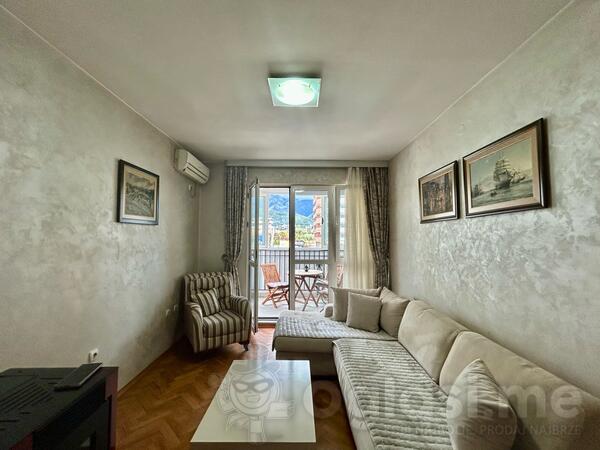 Jednosoban stan 64m2 - Bar - Centar grada