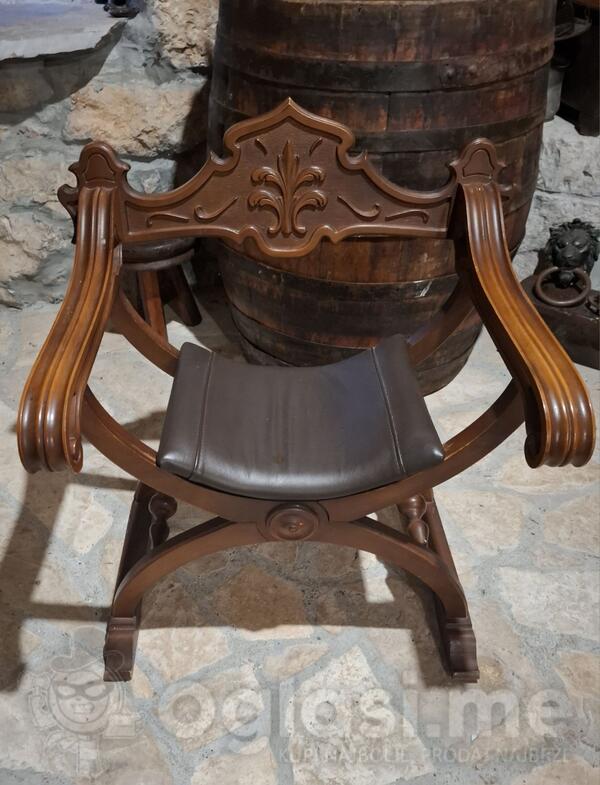 Stolovi, stolice i separei