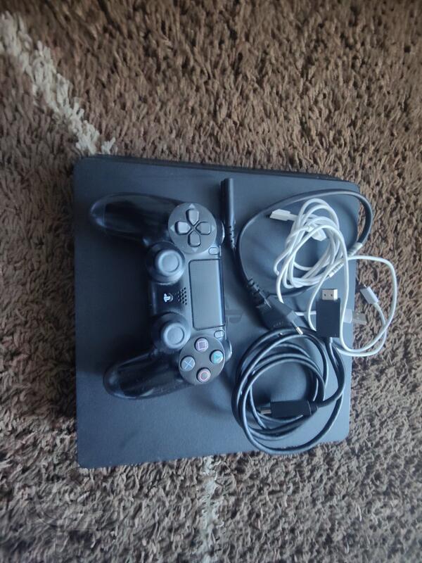 Sony - PlayStation 4