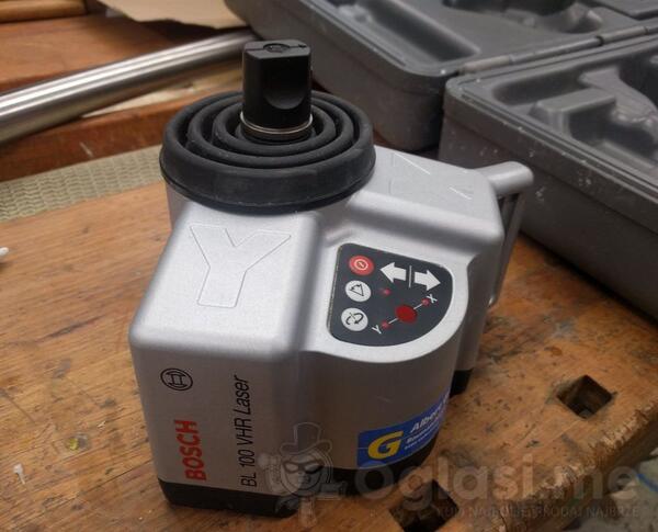 Rotacioni Bosch laser za nivelisanje sa stativom