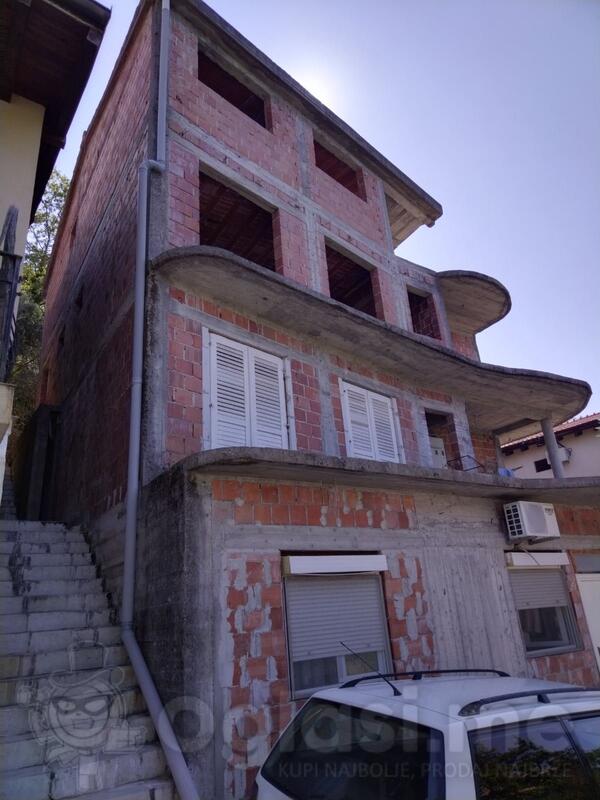 Porodična kuća 380m2 - Budva - Prijevor