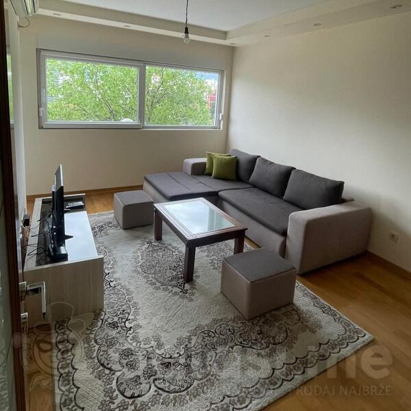 Jednosoban stan 45m2 - Bar - Centar grada