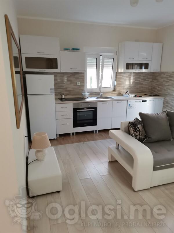 Porodična kuća 35m2 - Podgorica - Stari Aerodrom