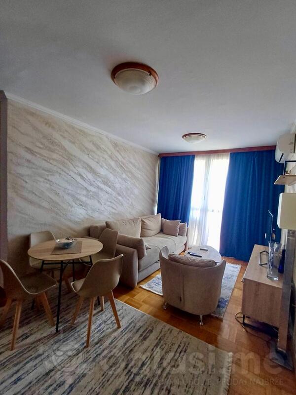 Jednosoban stan 53m2 - Bar - Centar grada