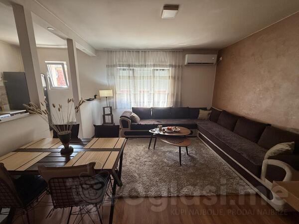 Porodična kuća 100m2 - Podgorica - Konik