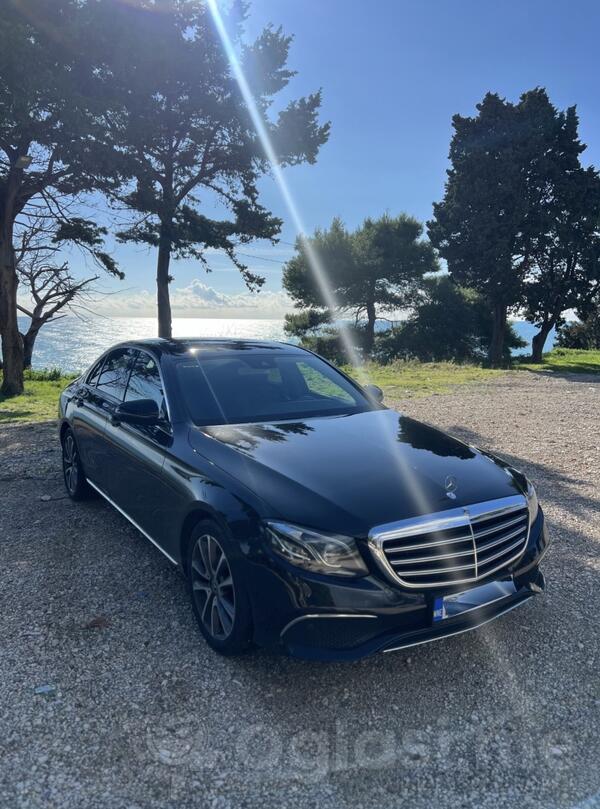 Mercedes Benz - E 220