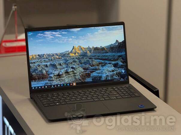 Dell Dell Vostro 3530 - 15.6" Intel i7 16GB GB