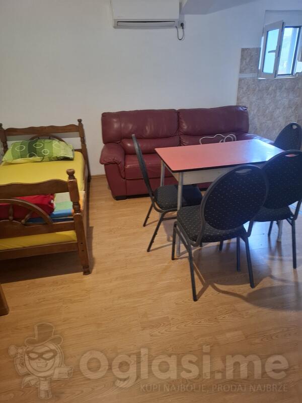 Kuća sa više stanova 78m2 - Podgorica - Zagorič