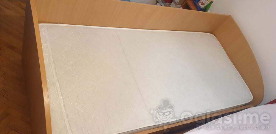 KREVET SA DUŠEKOM
