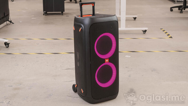 Prodajem polovnu Bluetooth zvučnu kutiju JBL PartyBox 310.