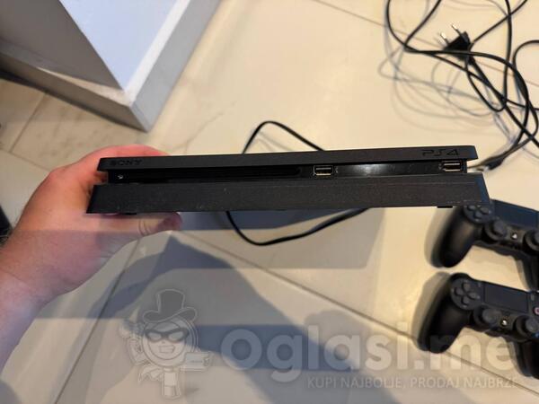 Sony - PlayStation 4